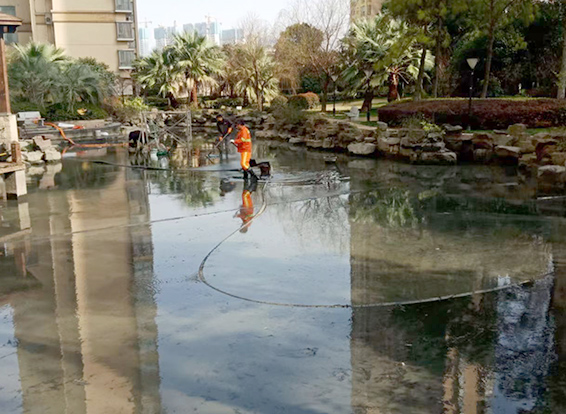 未央景观池淤泥清理