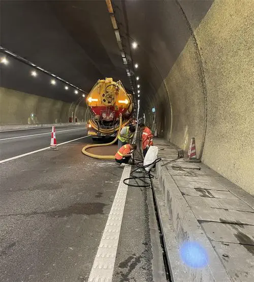 未央隧道排水渠清淤